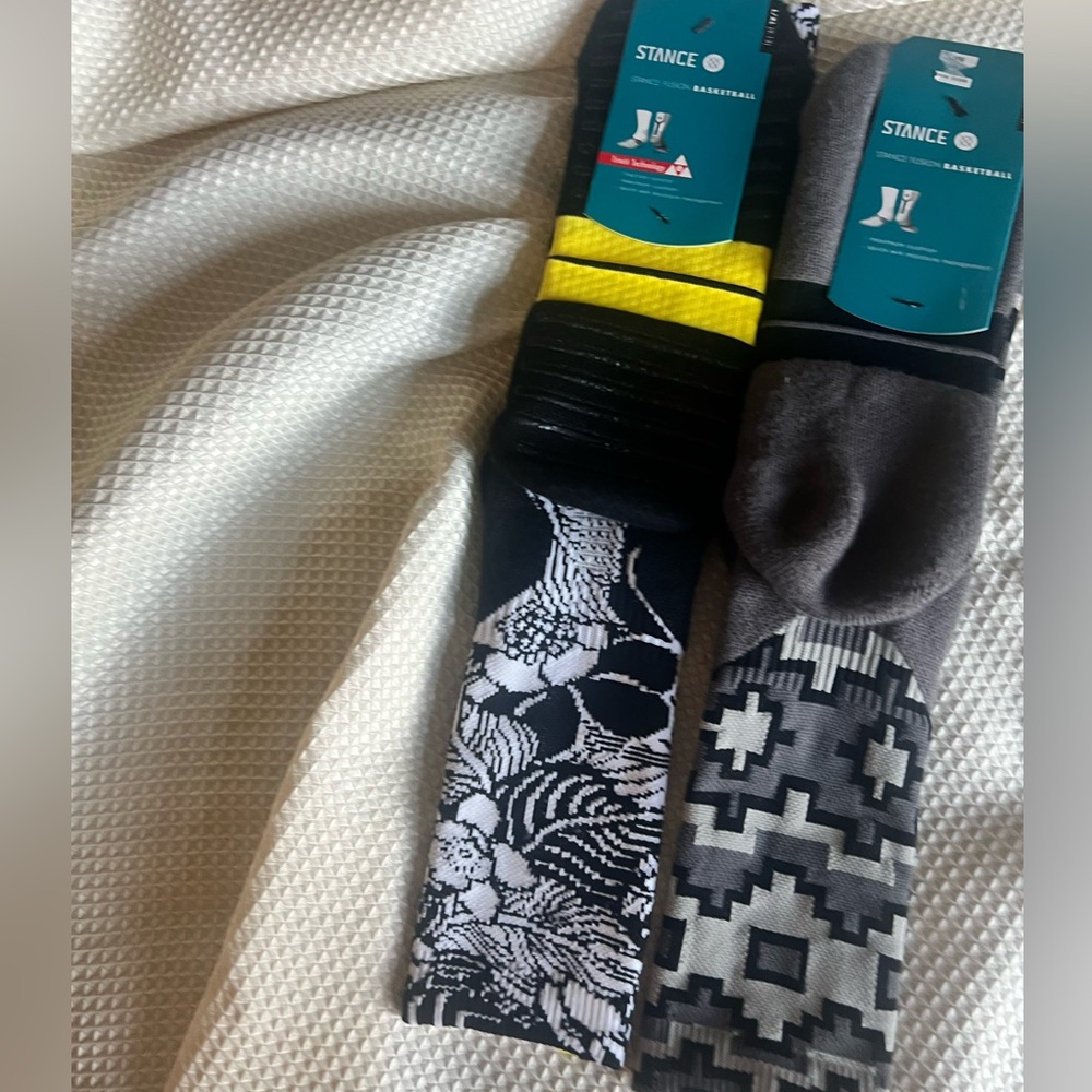 NEW Stance 2 Pairs Geometric Floral Gray Black and White Basketball Socks